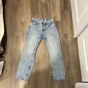 H&M Women's Light Blue Relaxed Jeans